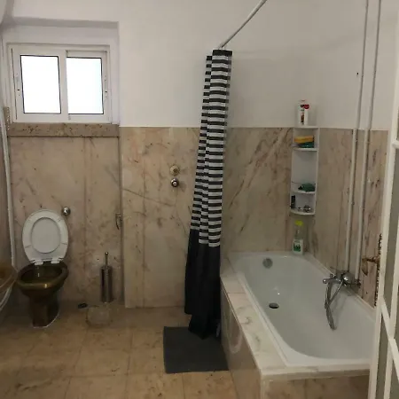 Apartment 3f *