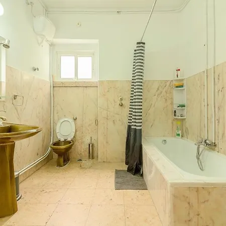 Apartment 3f