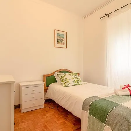 Apartment 3f *