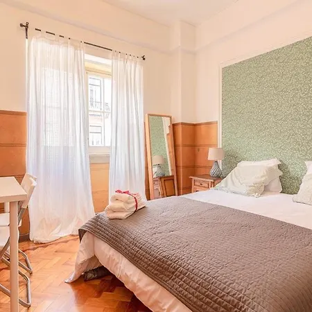 Apartment 3f *